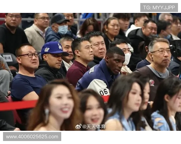 CBA篮球看足球比赛：CBA球员和篮球迷观看足球比赛的现象